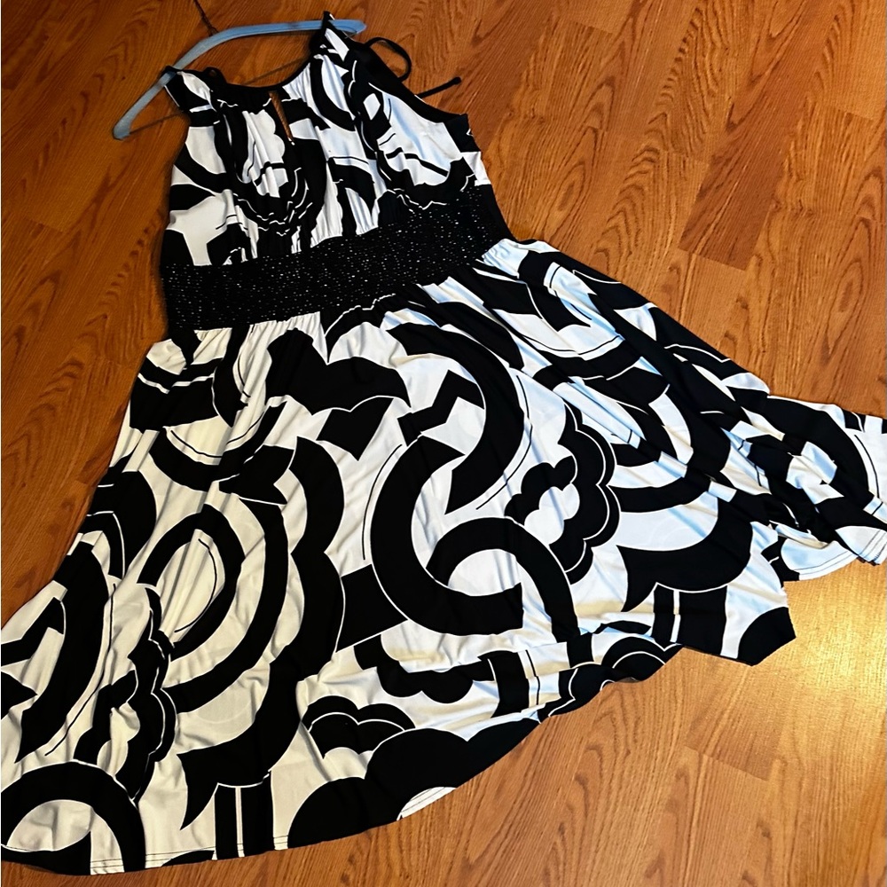 R&M Richards Black Sleeveless Dress
